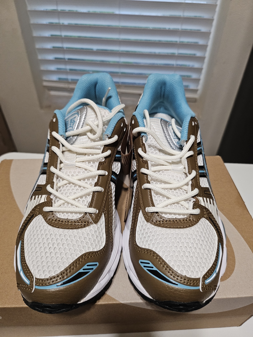 NWT ASICS x KITH Women's Sneakers in White Size Womens 7.5, 9/Mens 6, 7.5 - Picture 6 of 12